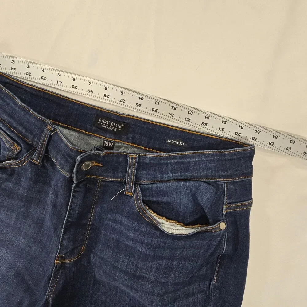 Judy Blue Womens Size 18W Skinny Fit Distressed Raw Hem Jeans Dark Wash Denim BM - Picture 5 of 8